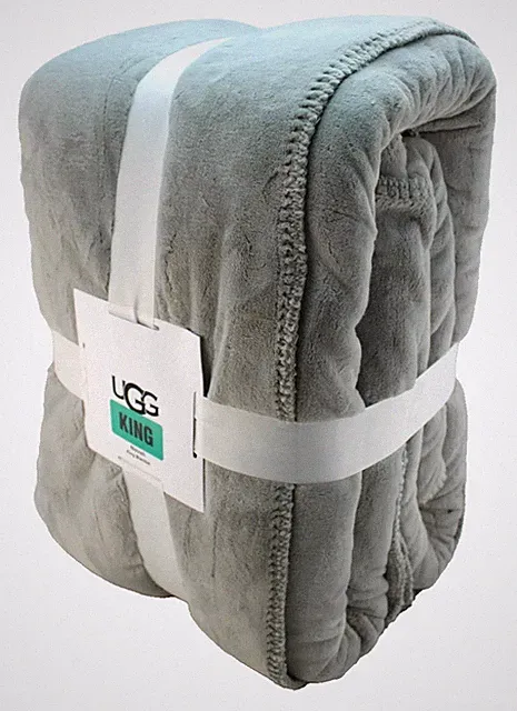 New UGG Novah King Size 110" x 96" Seal / Gray Color Luxury Soft Plush Blanket