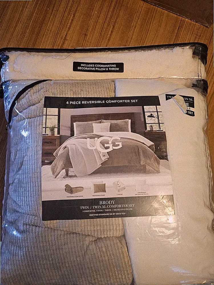 Ugg Brody Reversible 4 Piece Comforter Set Bedding Sham Throw Pillow