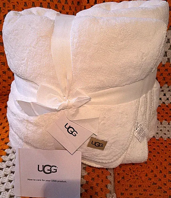 UGG Polar Reversible Blanket Full/Queen, Snow Color, 90x90