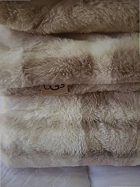 UGG Queen/Full XL Faux Fur/ Micromink Comforter/ 88"L X 92"W- Beige & Tan Plaid
